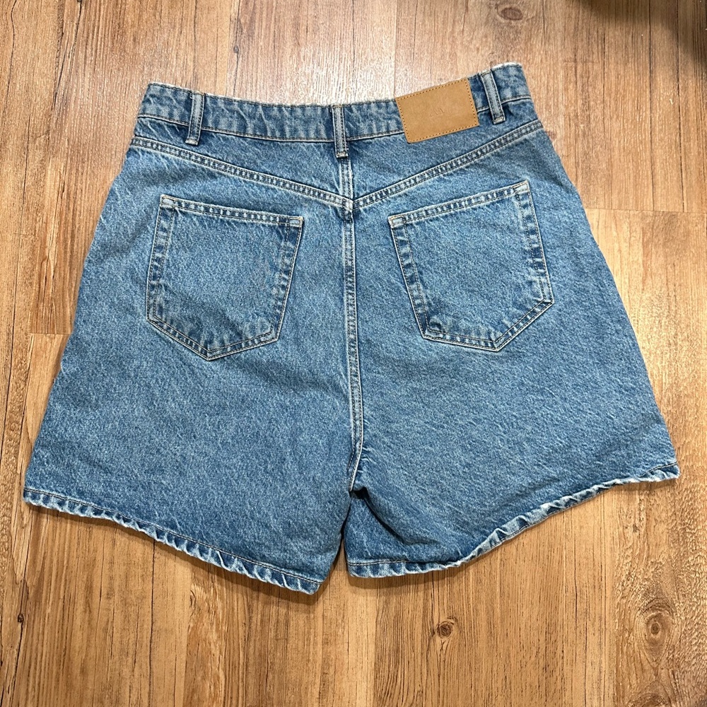 ZARA DENIM SHORTS - Picture 2 of 4